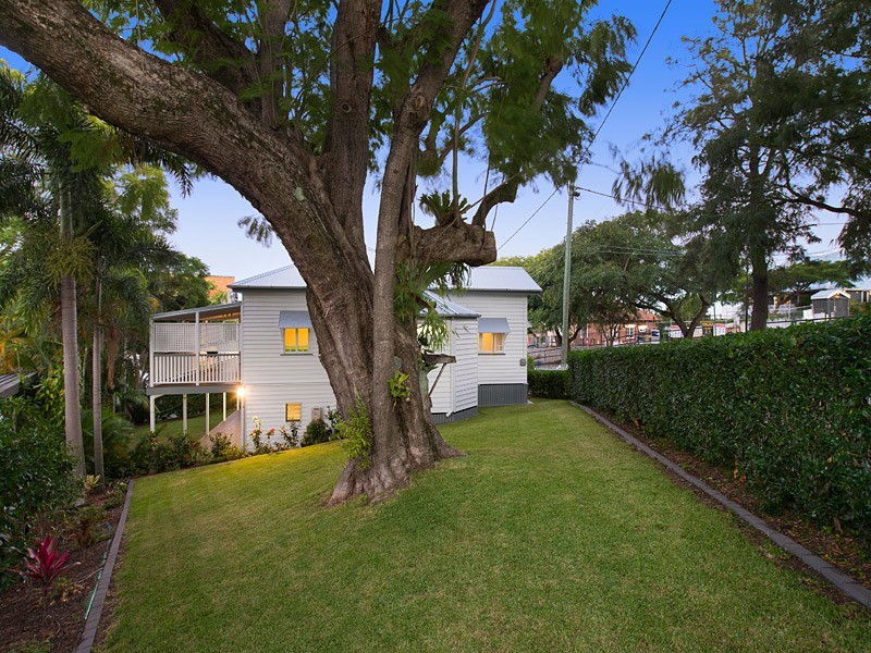 24 Walker Avenue, Teneriffe QLD 4005