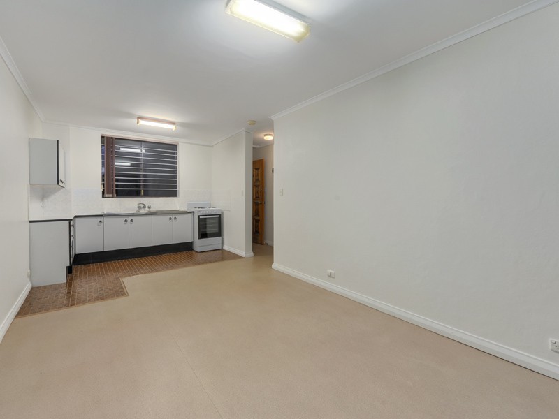 2/17 LLEWELLYN STREET, New Farm QLD 4005