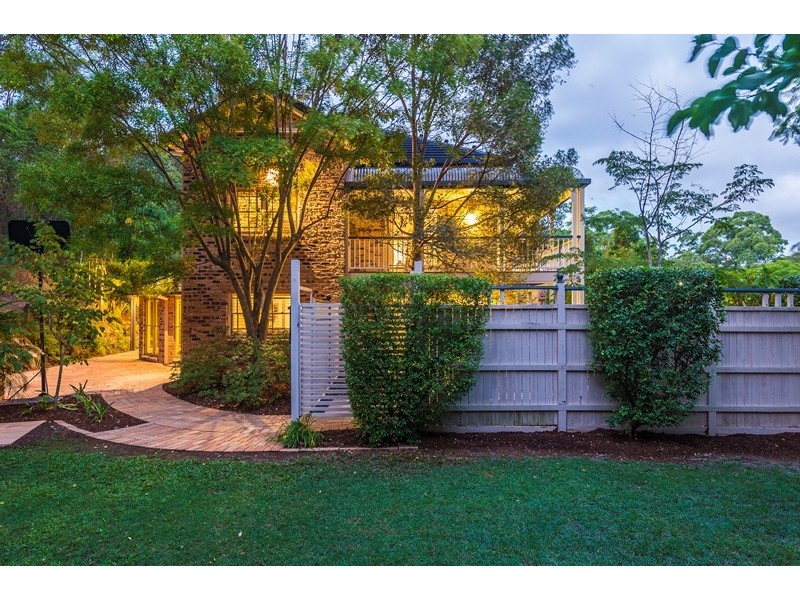 15 Tipuana Place, Bardon QLD 4065