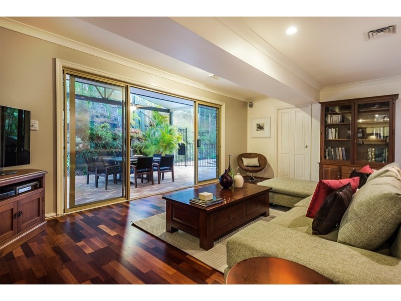 15 Tipuana Place, Bardon QLD 4065