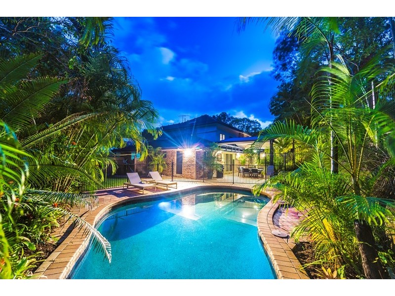 15 Tipuana Place, Bardon QLD 4065