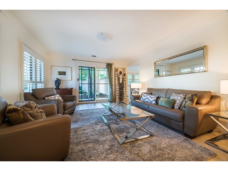 15 Tipuana Place, Bardon QLD 4065