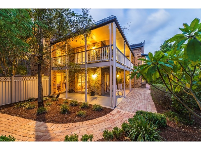 15 Tipuana Place, Bardon QLD 4065