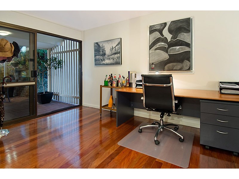 40 Fairweather Street, Kenmore QLD 4069