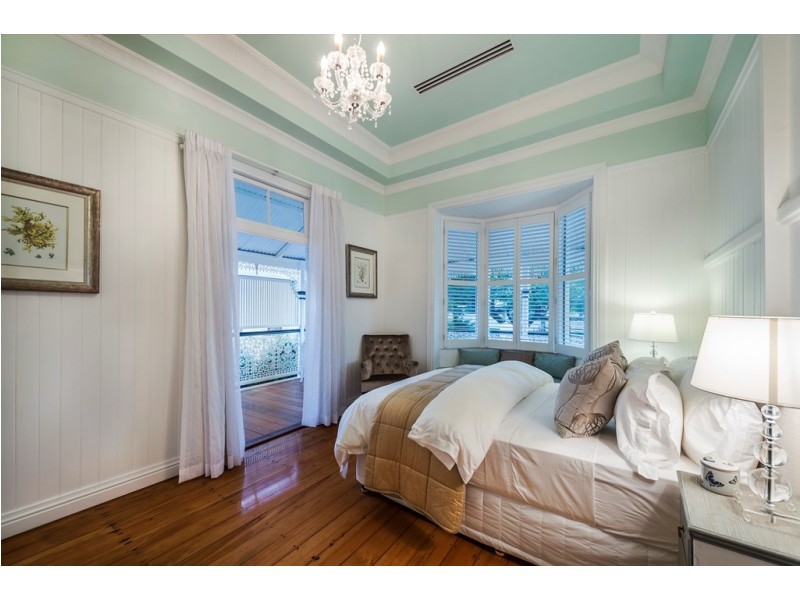 77 Manson Road, Hendra QLD 4011