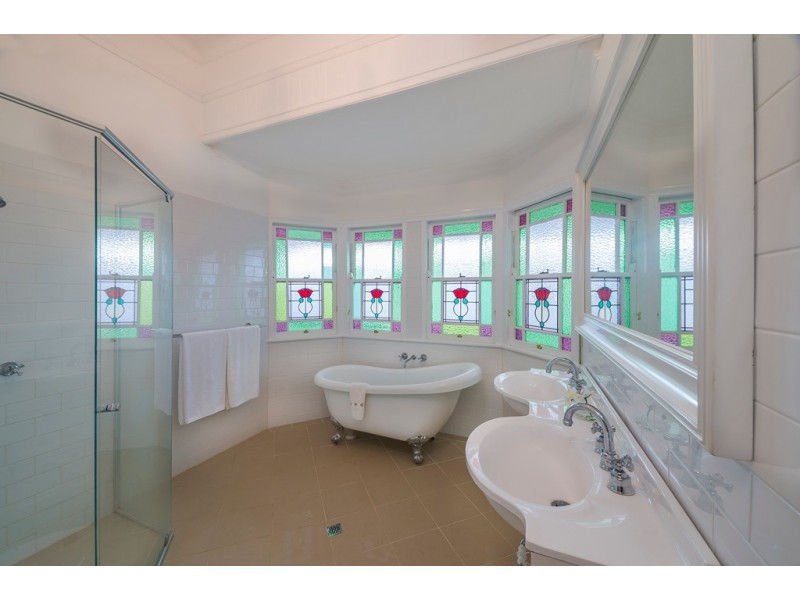 77 Manson Road, Hendra QLD 4011