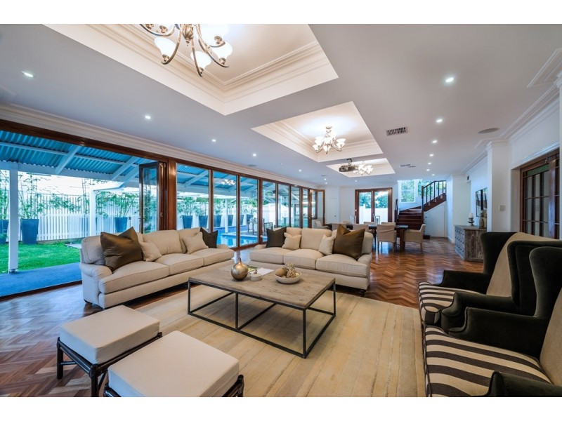 77 Manson Road, Hendra QLD 4011