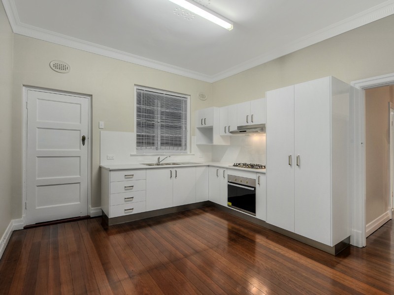 34 LLEWELLYN STREET, New Farm QLD 4005