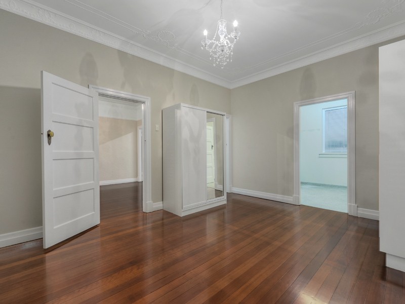 34 LLEWELLYN STREET, New Farm QLD 4005