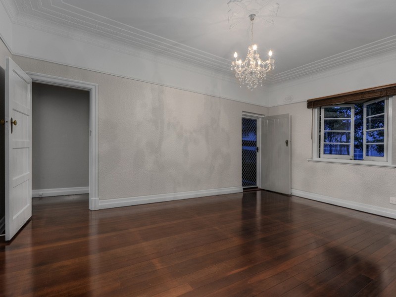 34 LLEWELLYN STREET, New Farm QLD 4005