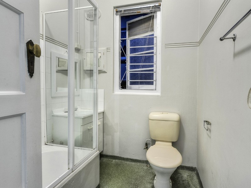 34 LLEWELLYN STREET, New Farm QLD 4005