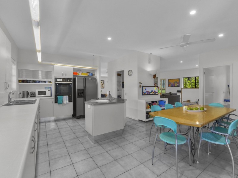 16 Walker Avenue, New Farm QLD 4005