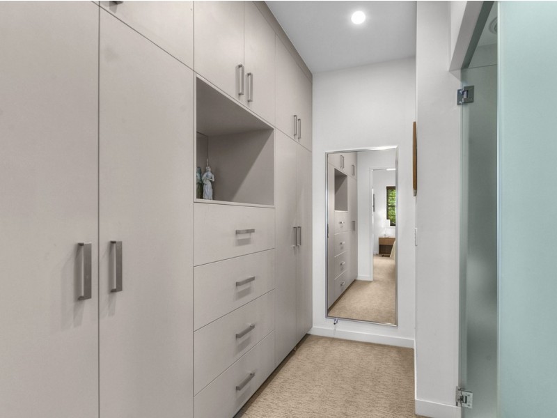 16 Walker Avenue, New Farm QLD 4005