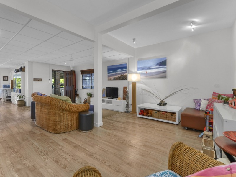 16 Walker Avenue, New Farm QLD 4005