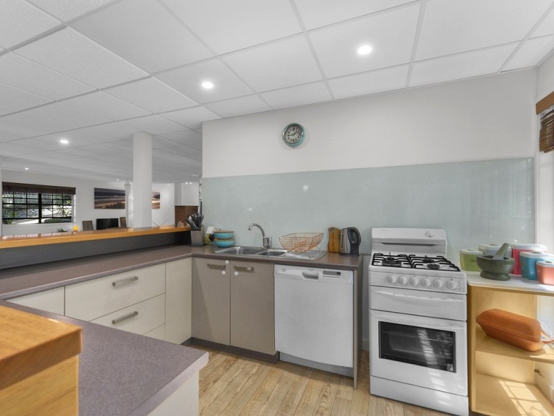 16 Walker Avenue, New Farm QLD 4005