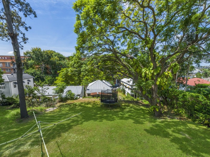 16 Walker Avenue, New Farm QLD 4005