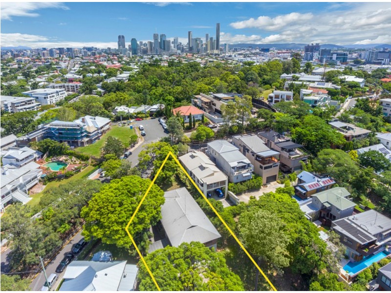 16 Walker Avenue, New Farm QLD 4005