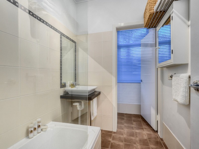 2/52 MARK STREET, New Farm QLD 4005