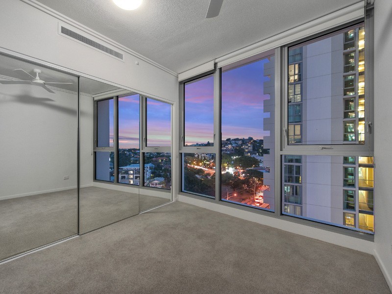 10913/8 Harbour Road, Hamilton QLD 4007