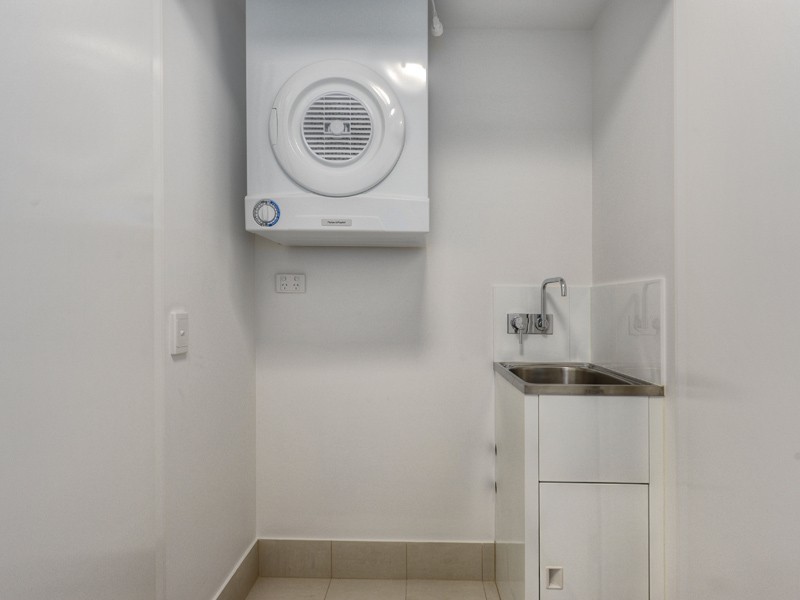 10913/8 Harbour Road, Hamilton QLD 4007