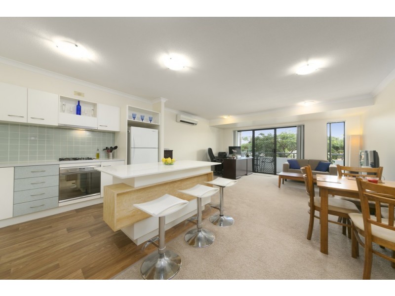 2/39 Oxlade Drive, New Farm QLD 4005