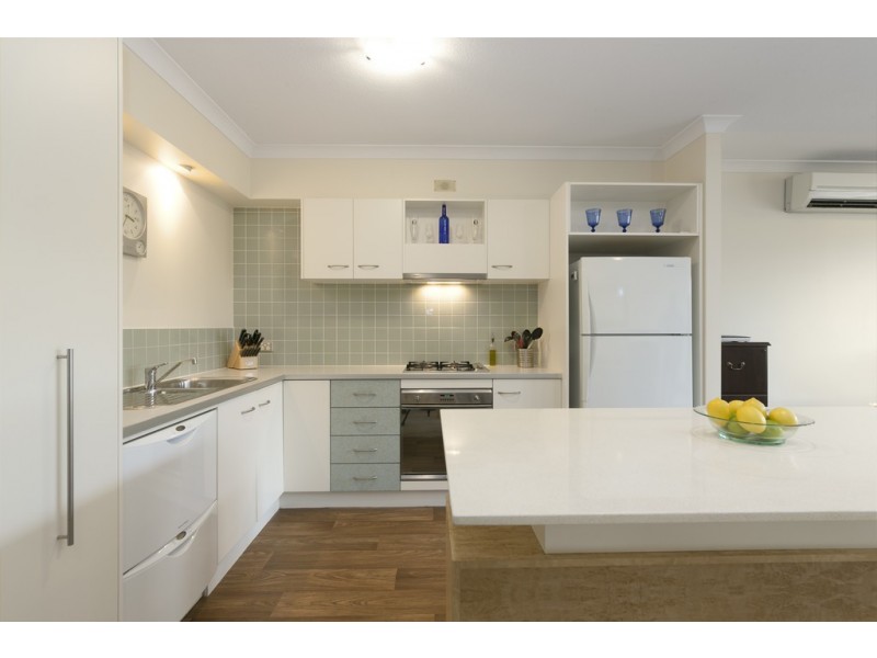 2/39 Oxlade Drive, New Farm QLD 4005