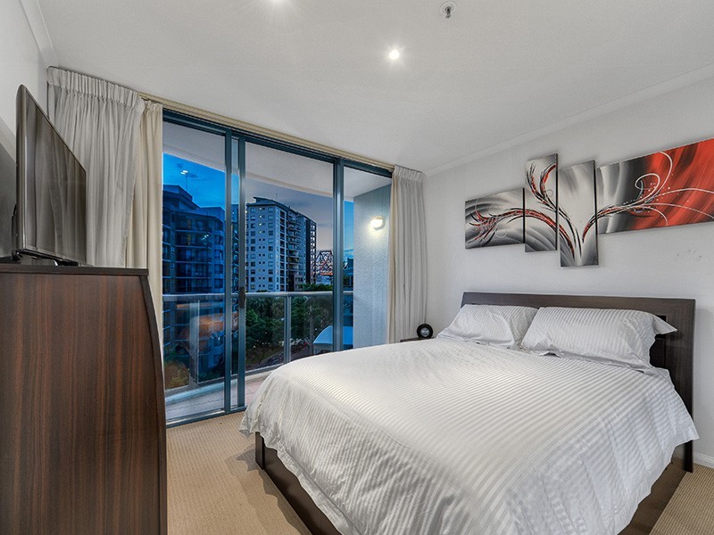 24/8 Goodwin Street, Kangaroo Point QLD 4169