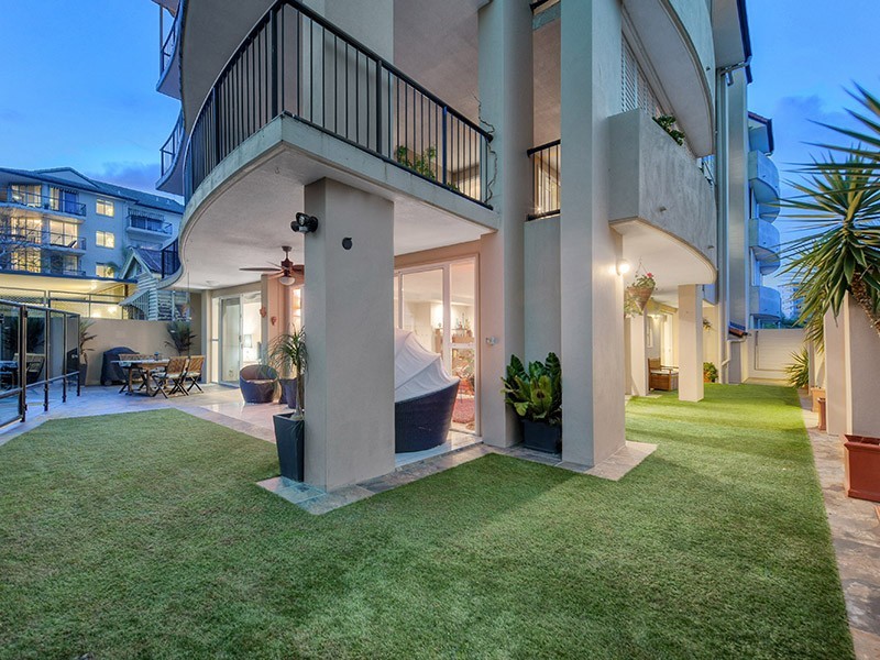 2/88 Oxlade Drive, New Farm QLD 4005