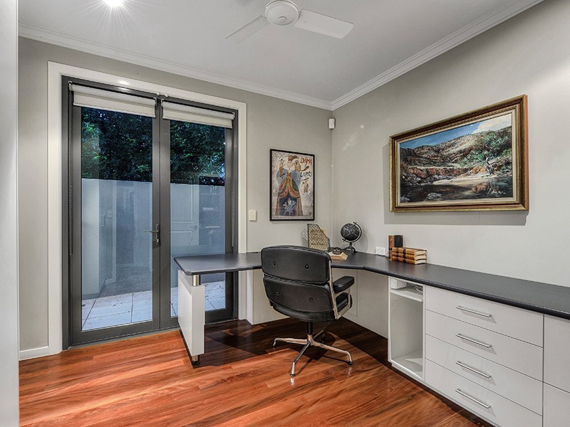 38 Teneriffe Drive, New Farm QLD 4005