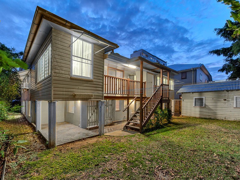 143 Oxlade Drive, New Farm QLD 4005