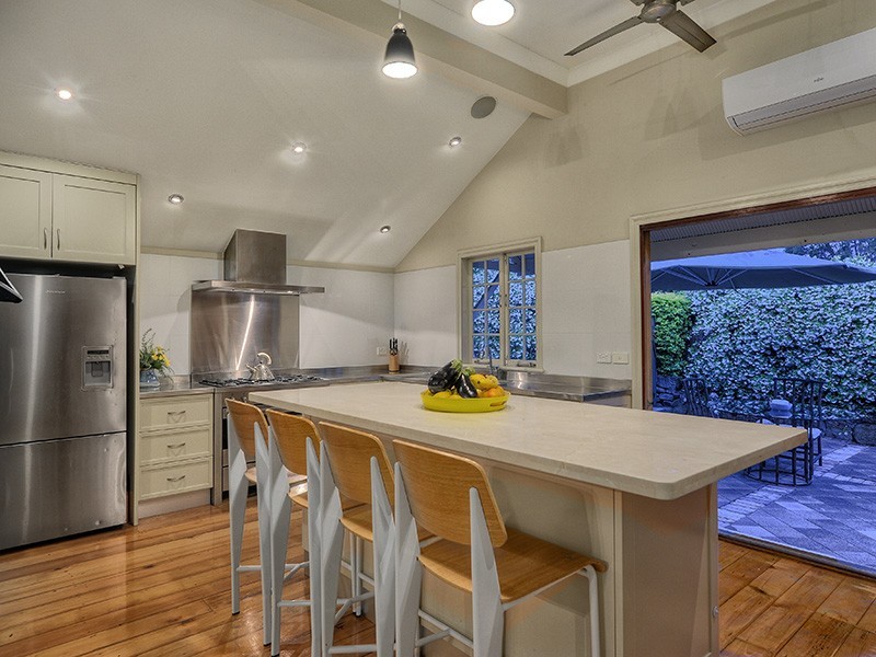 9 Mackay Street, Windsor QLD 4030