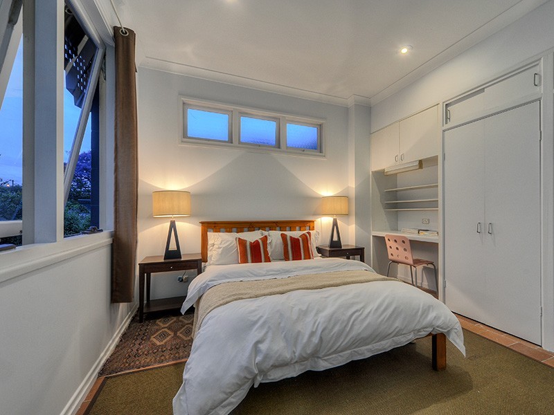 9 Mackay Street, Windsor QLD 4030