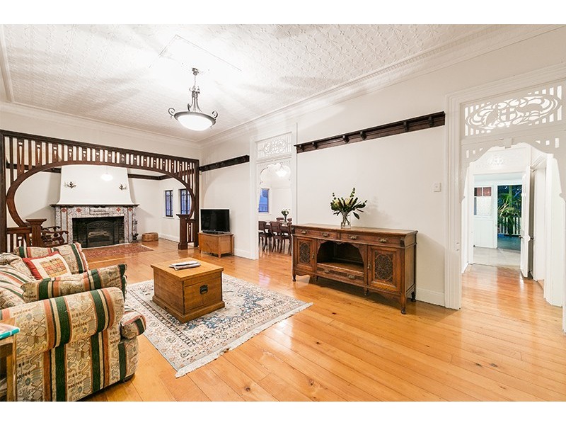 89 Cavendish Road, Coorparoo QLD 4151