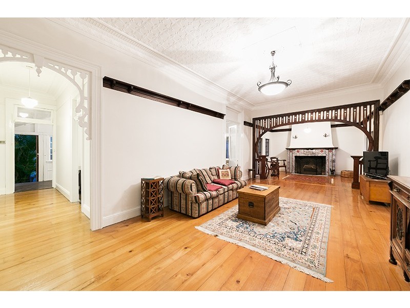 89 Cavendish Road, Coorparoo QLD 4151