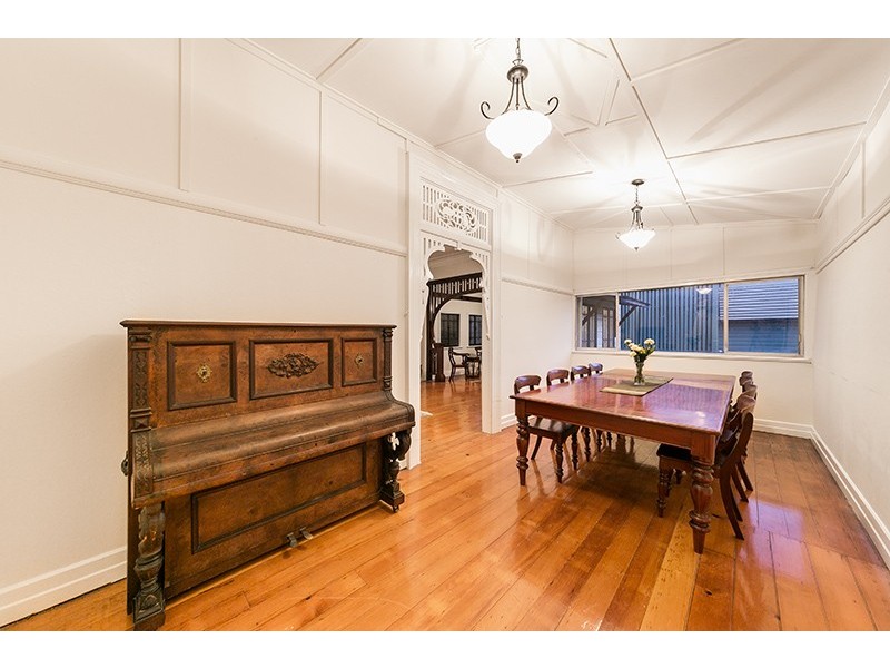 89 Cavendish Road, Coorparoo QLD 4151