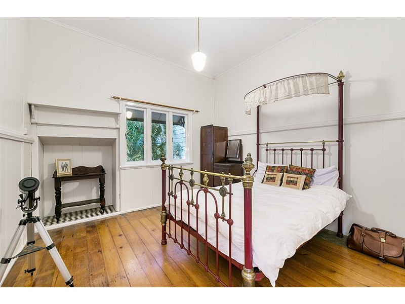 89 Cavendish Road, Coorparoo QLD 4151