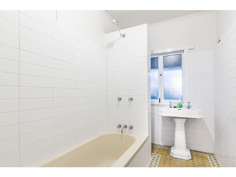 89 Cavendish Road, Coorparoo QLD 4151