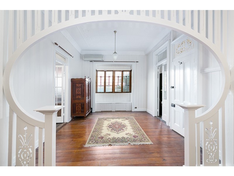 89 Cavendish Road, Coorparoo QLD 4151