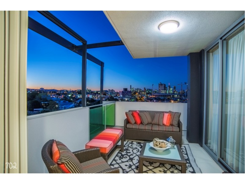 ‘Eastwood’ 702/159 Logan Road, Woolloongabba QLD 4102