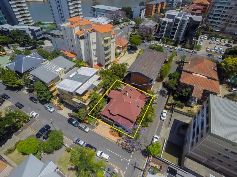 18 LOCKE STREET, New Farm QLD 4005