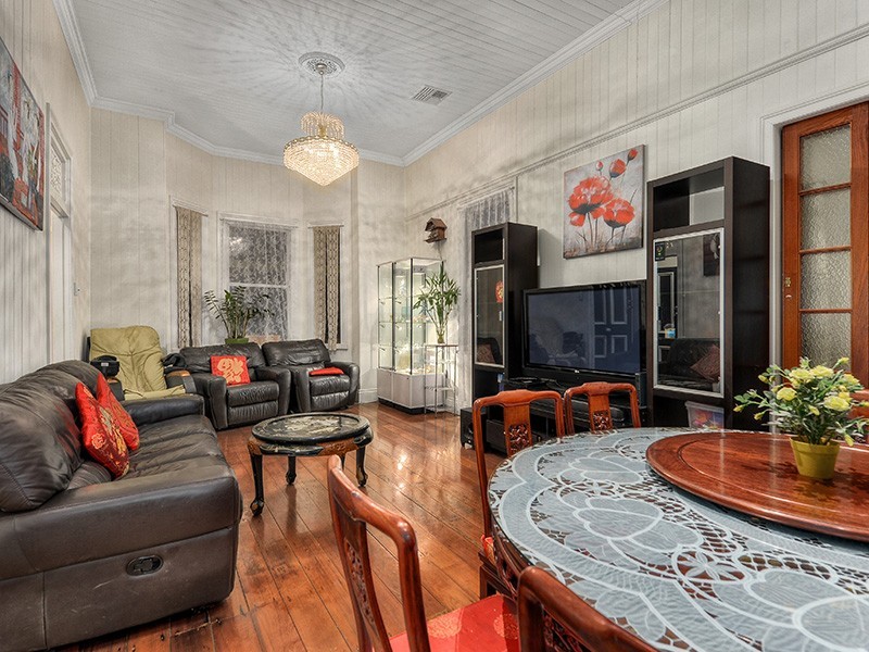 18 LOCKE STREET, New Farm QLD 4005