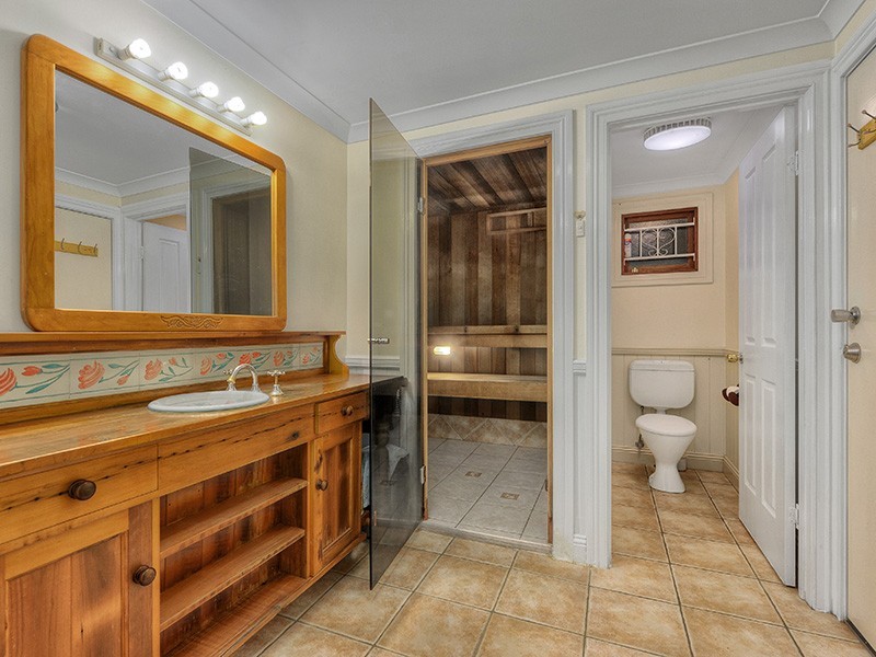 18 LOCKE STREET, New Farm QLD 4005