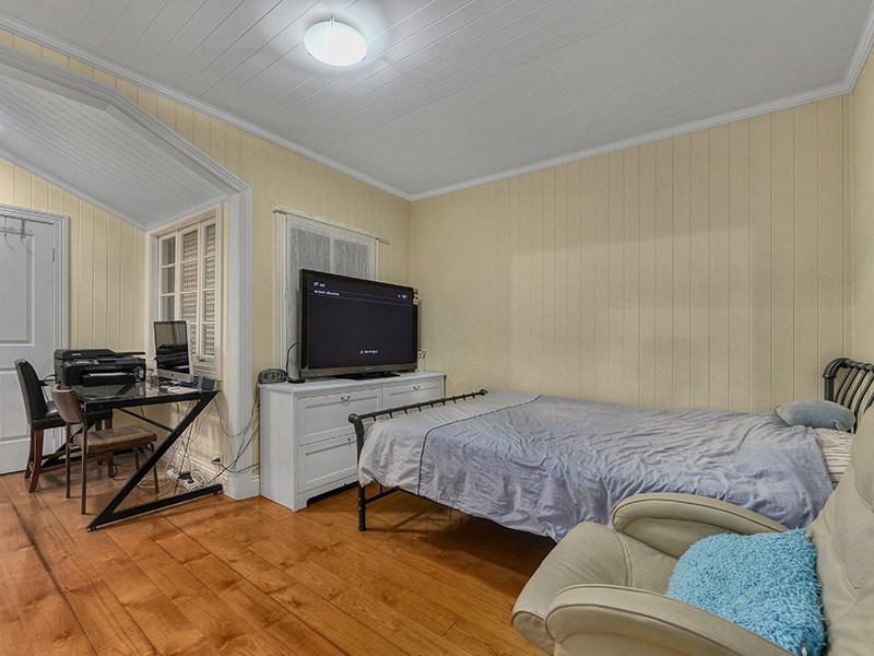 18 LOCKE STREET, New Farm QLD 4005