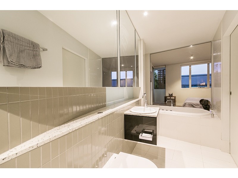 21/20 Newstead Terrace, Newstead QLD 4006