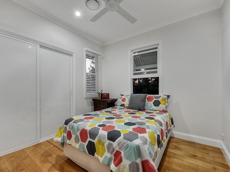 54 DANSIE STREET, Greenslopes QLD 4120