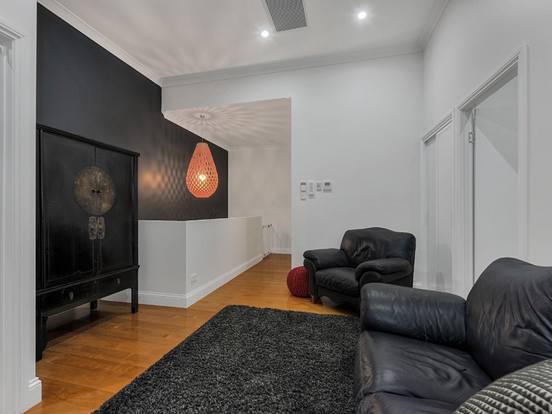 54 DANSIE STREET, Greenslopes QLD 4120