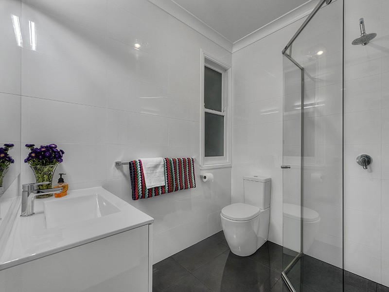 54 DANSIE STREET, Greenslopes QLD 4120