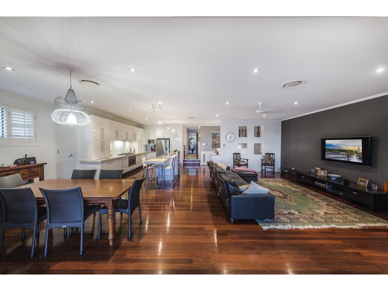 125 Crosby Road, Hamilton QLD 4007