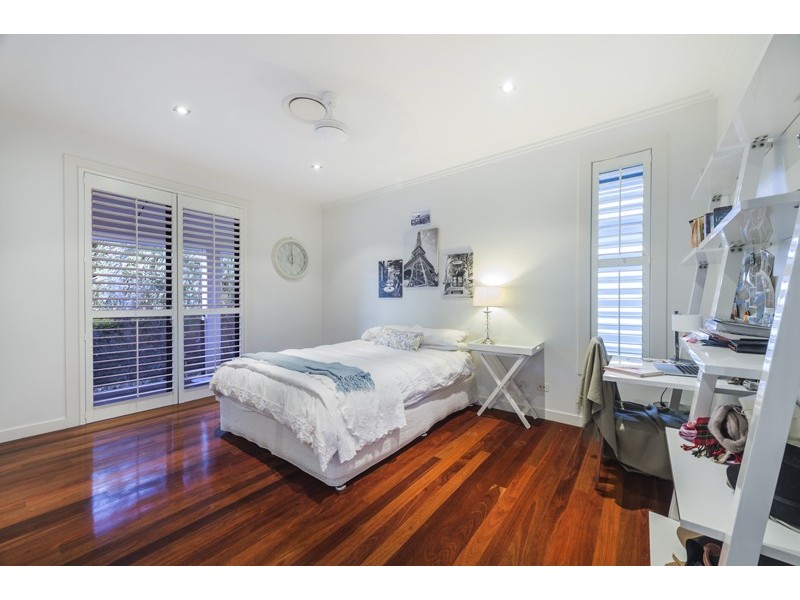 125 Crosby Road, Hamilton QLD 4007