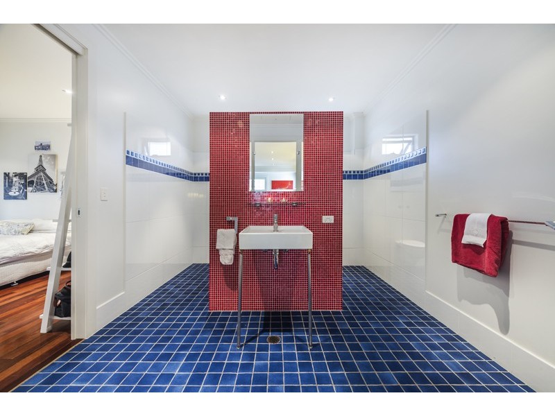 125 Crosby Road, Hamilton QLD 4007